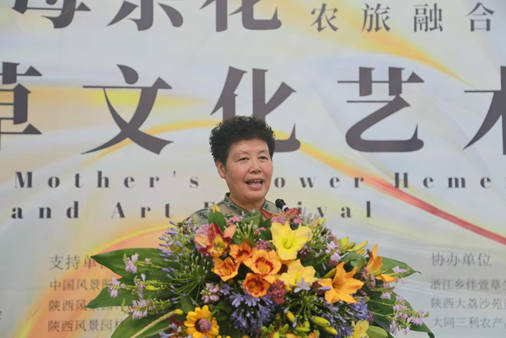 西安植物园研究员原雅玲介绍萱草