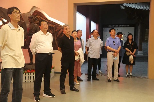 参观凤县革命纪念馆|陕西省花协