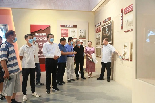 参观凤县革命纪念馆|陕西省花协